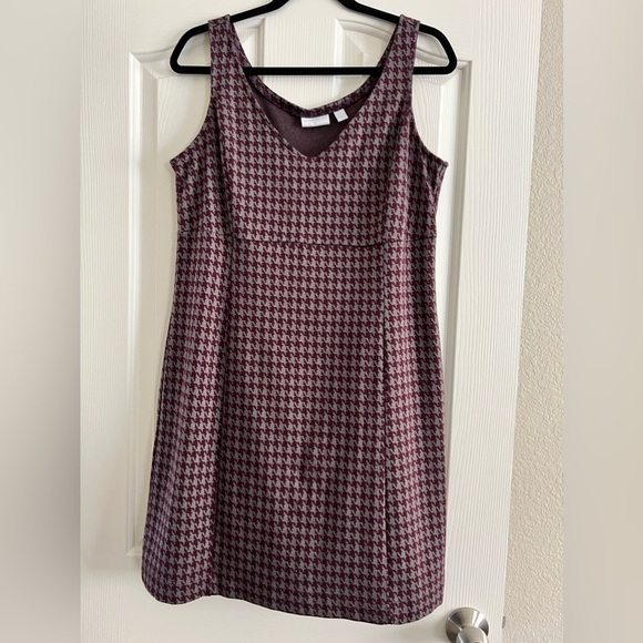 New York & Company Dresses & Skirts - New York & Company vneck sleeveless dress size large
